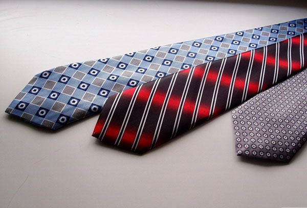 прання краватки